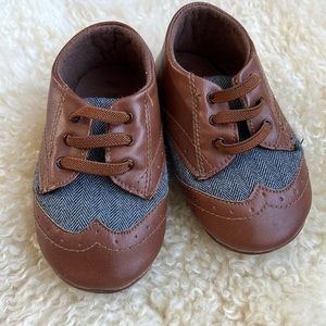 Like new! Total toddler dress shoes sz 150 (baby/toddler 5) crib soft sole shoes